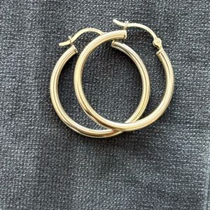 Gold plated sterling silver 1” hoops -su925